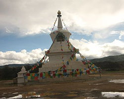 【西藏行】藏地风景好，更喜牦牛火锅香